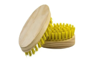 ESCOVA OVAL MADEIRA REF-FIT127