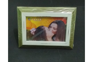PORTA RETRATO DE PLAST 10X15 CM REF-ELP8320